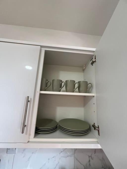 2 Bedroom Apartment Near Station London Exterior photo